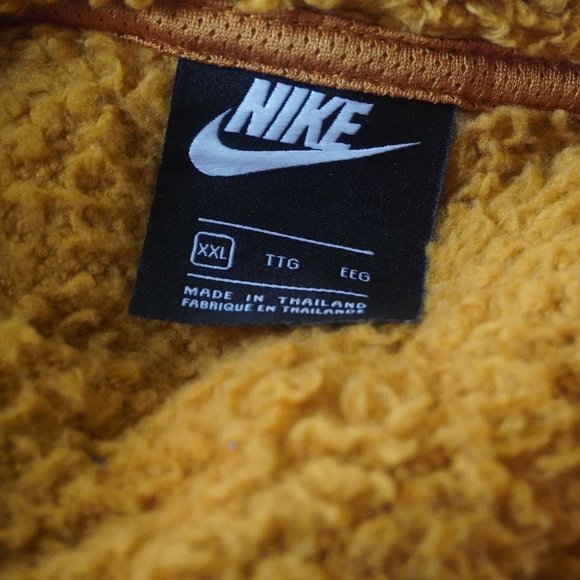 NIKE Fleece Half-Zip Pullover - Picture 2 of 6